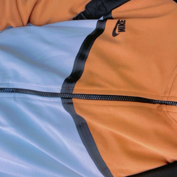 Nike tech - Picture 2 of 2